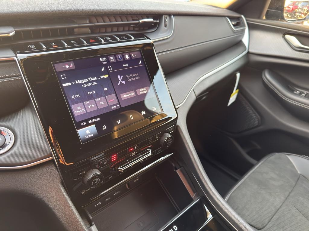 new 2025 Jeep Grand Cherokee car, priced at $46,687