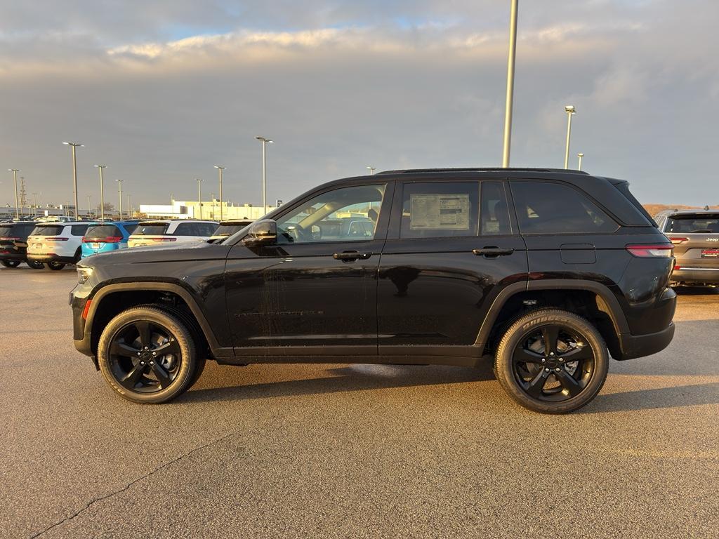 new 2025 Jeep Grand Cherokee car, priced at $46,687