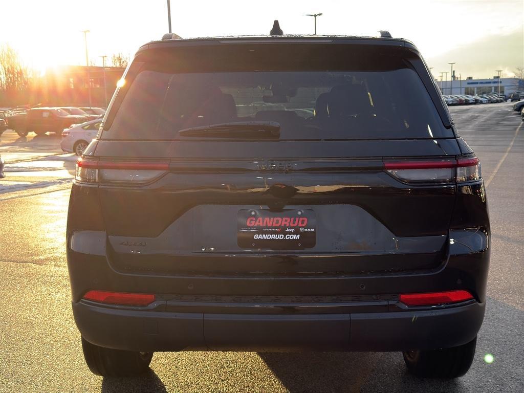 new 2025 Jeep Grand Cherokee car, priced at $46,687