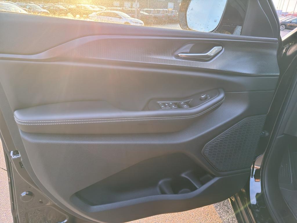 new 2025 Jeep Grand Cherokee car, priced at $46,687