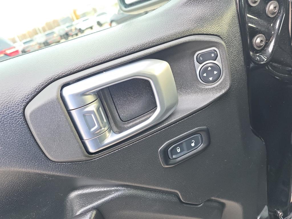 used 2021 Jeep Wrangler Unlimited car, priced at $31,495