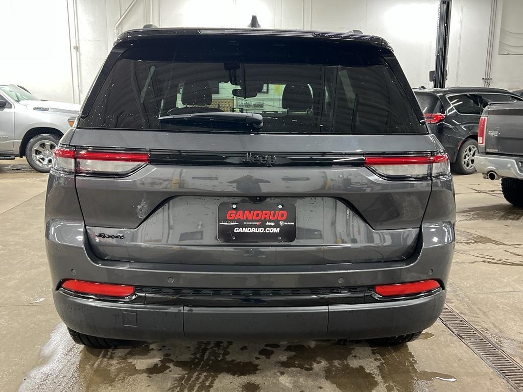 used 2024 Jeep Grand Cherokee car, priced at $31,995