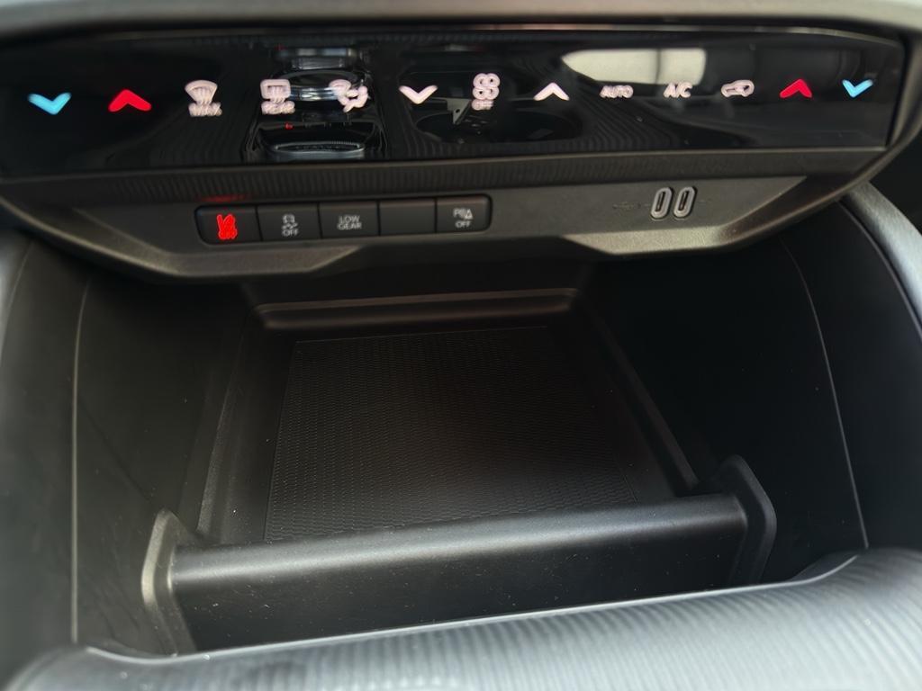 new 2026 Jeep Cherokee car, priced at $43,999