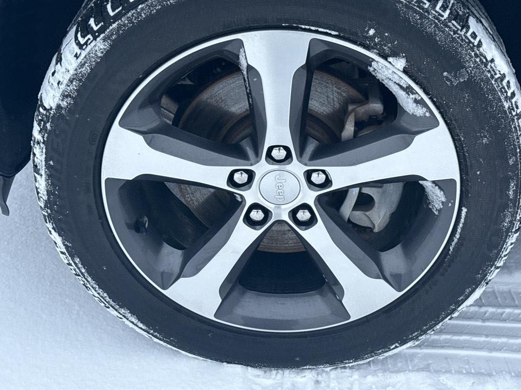 used 2023 Jeep Grand Cherokee L car, priced at $31,795