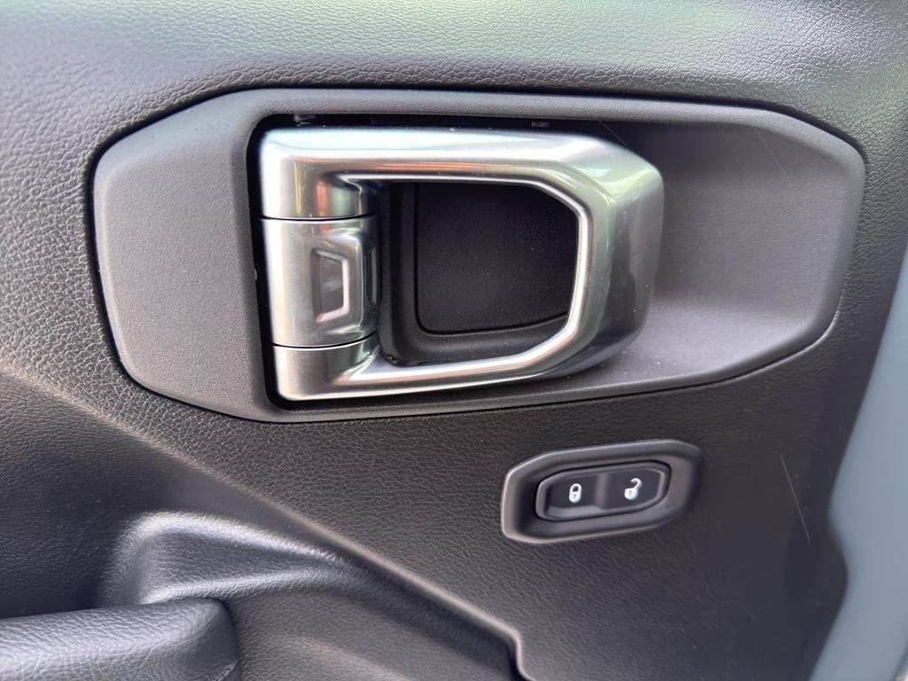 new 2026 Jeep Gladiator car, priced at $43,999