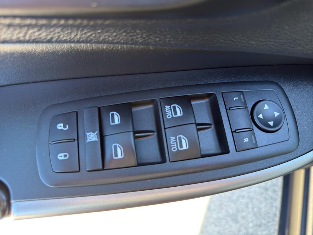 used 2021 Jeep Cherokee car, priced at $16,995