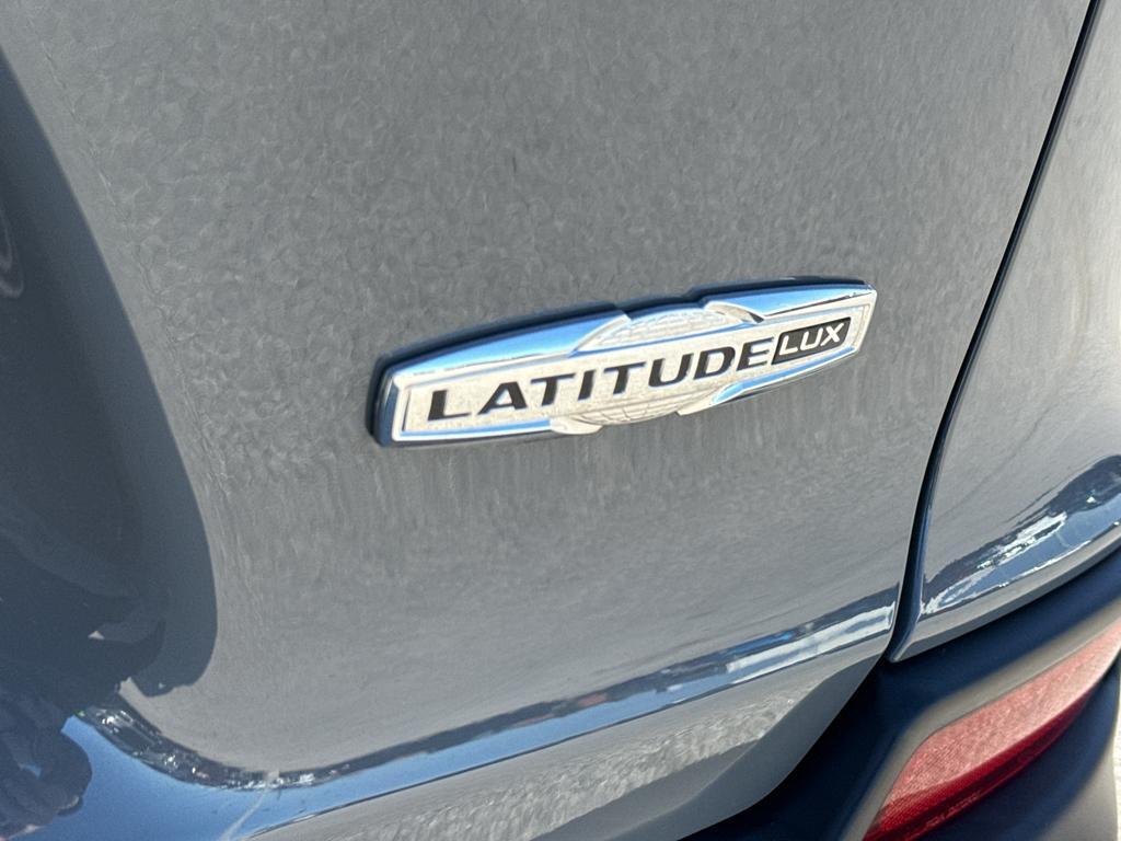 used 2021 Jeep Cherokee car, priced at $16,995