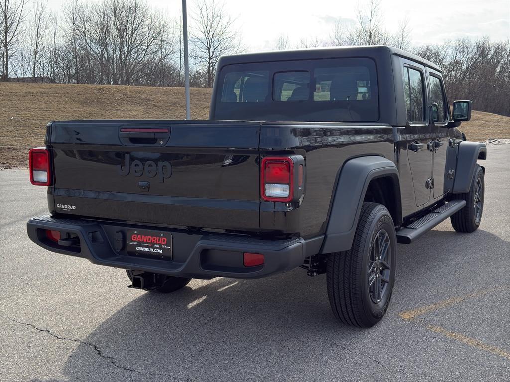 new 2026 Jeep Gladiator car, priced at $45,617