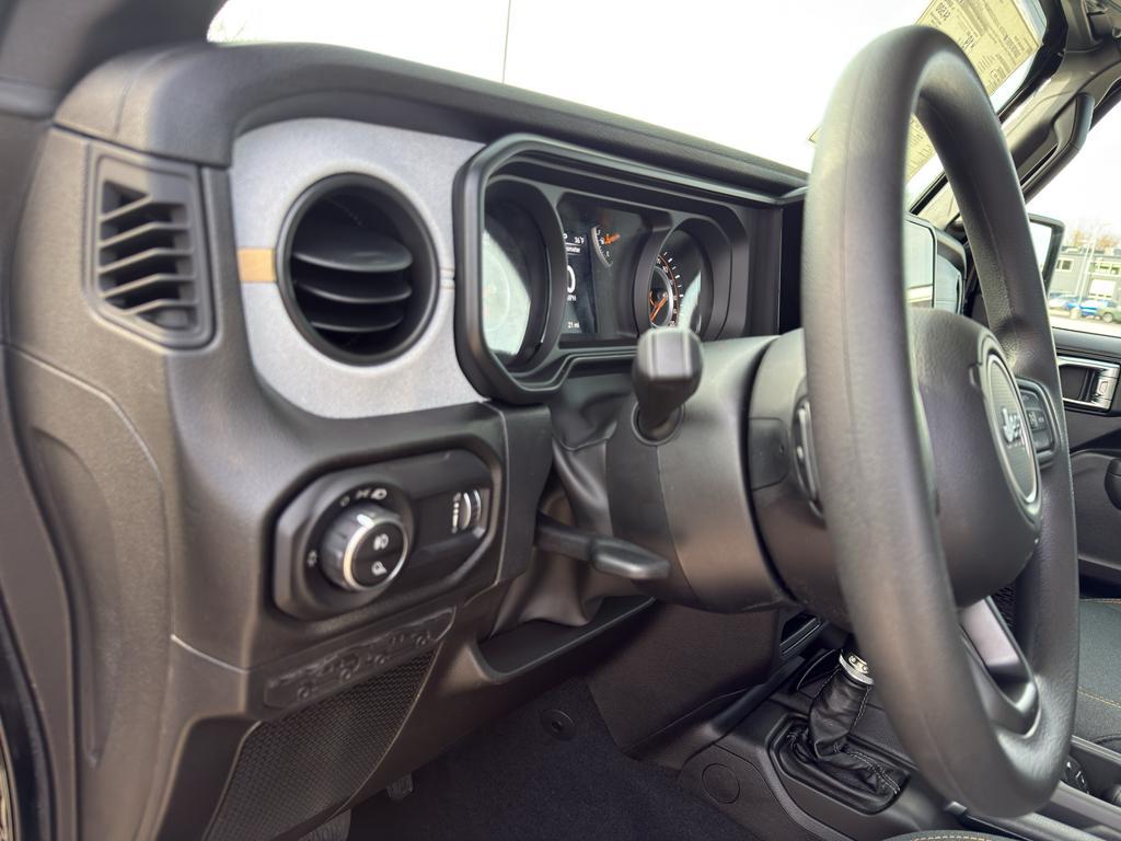 new 2026 Jeep Gladiator car, priced at $45,617