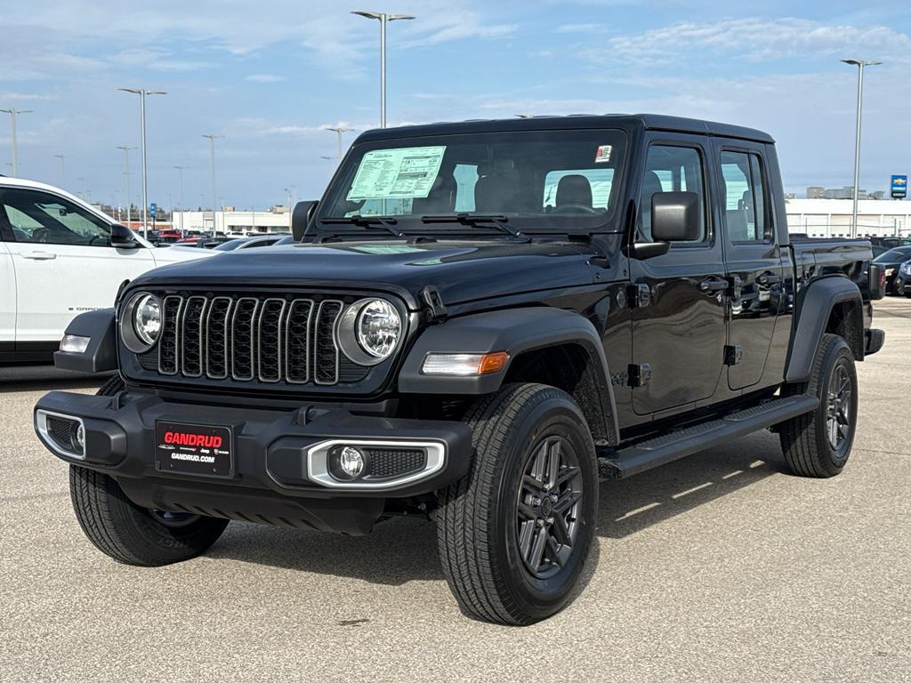 new 2026 Jeep Gladiator car, priced at $45,617