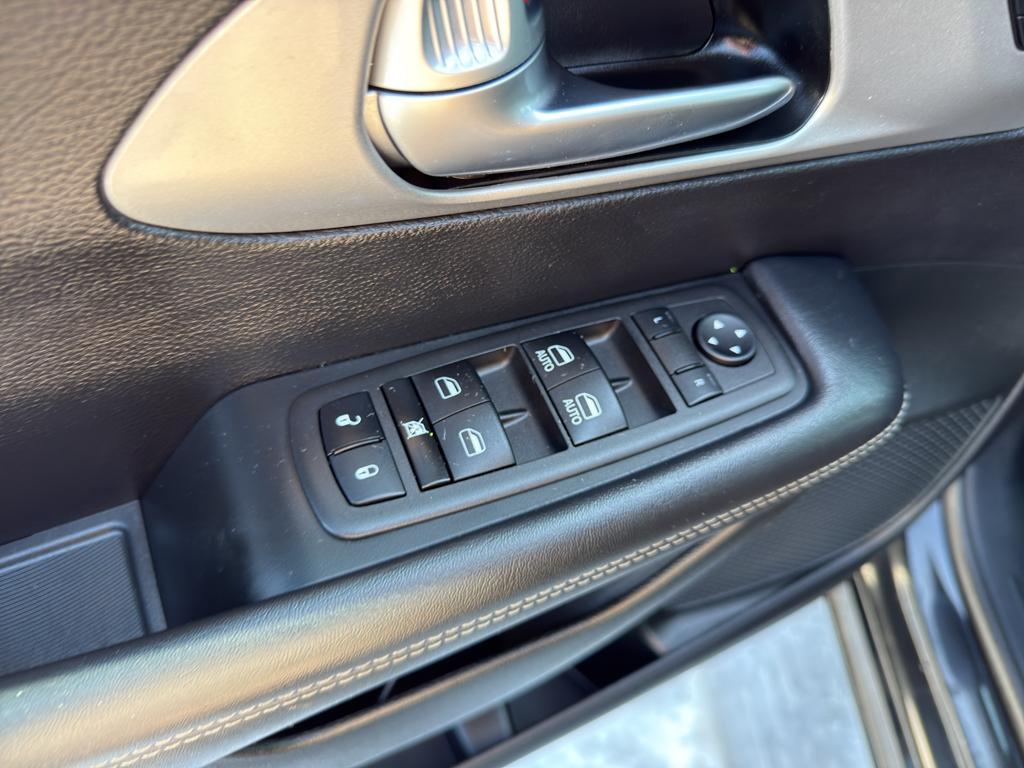 used 2023 Chrysler Pacifica car, priced at $27,295