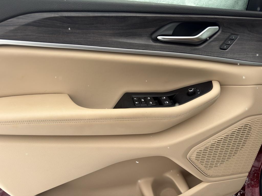 used 2023 Jeep Grand Cherokee car, priced at $33,995