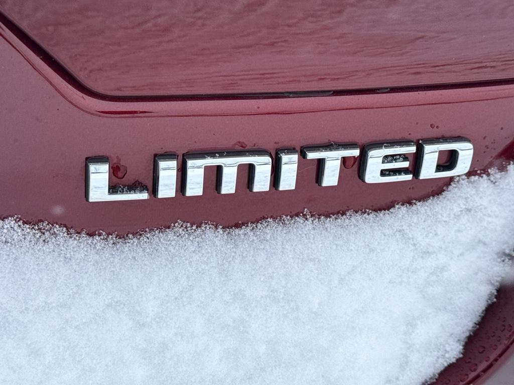 used 2023 Jeep Grand Cherokee car, priced at $33,995