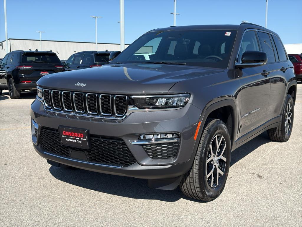 new 2025 Jeep Grand Cherokee car, priced at $50,603
