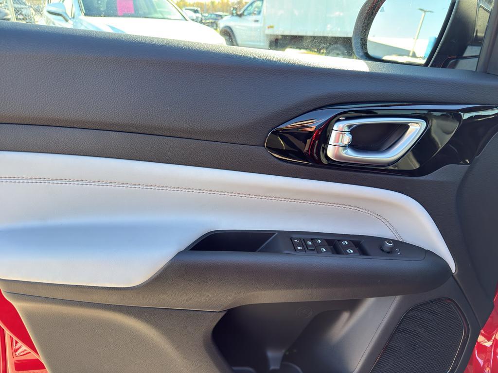 new 2026 Jeep Compass car, priced at $33,479