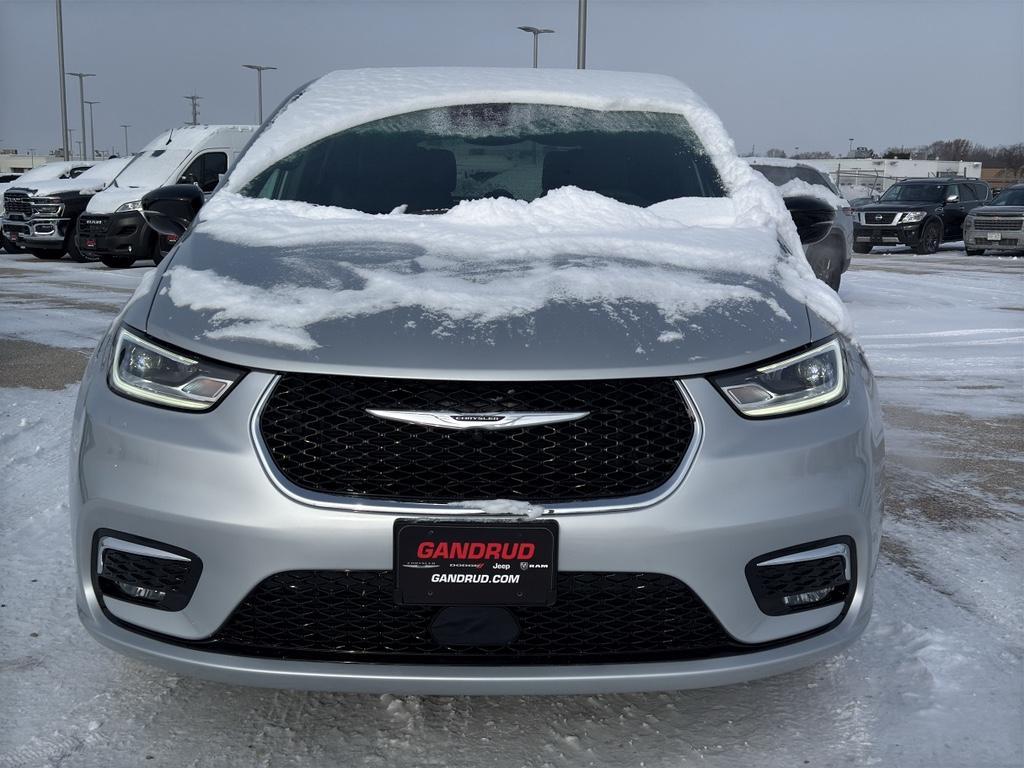 new 2026 Chrysler Pacifica car, priced at $45,804