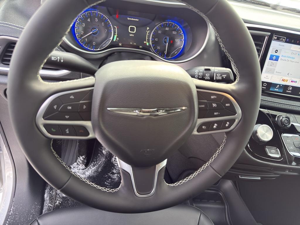 new 2026 Chrysler Pacifica car, priced at $45,804