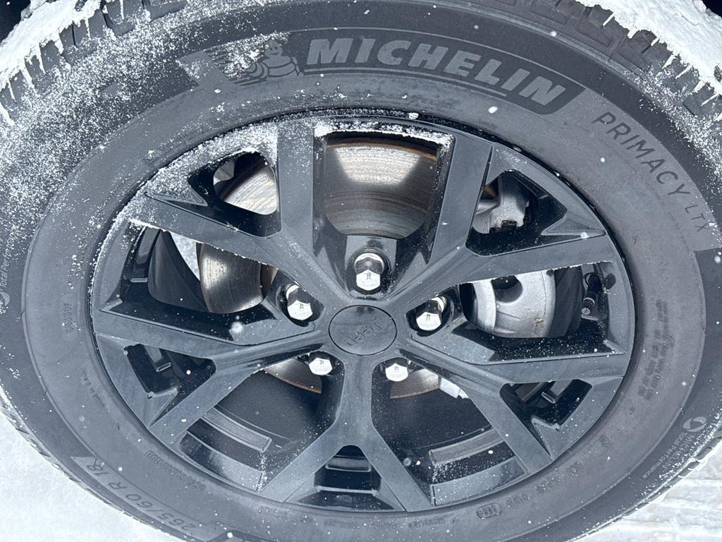 used 2024 Jeep Grand Cherokee car, priced at $33,695