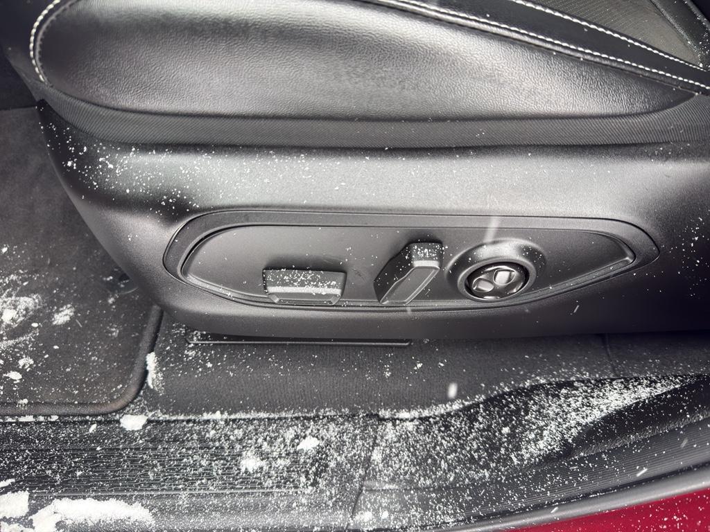 used 2024 Jeep Grand Cherokee car, priced at $33,695