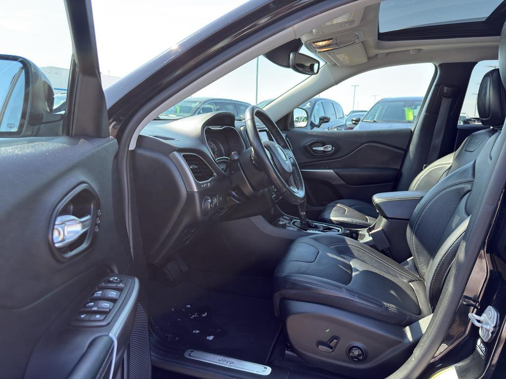 used 2021 Jeep Cherokee car, priced at $21,995