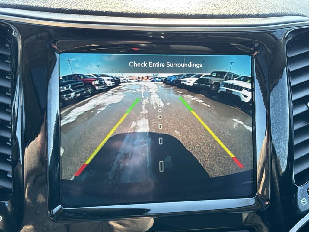 used 2021 Jeep Cherokee car, priced at $21,995