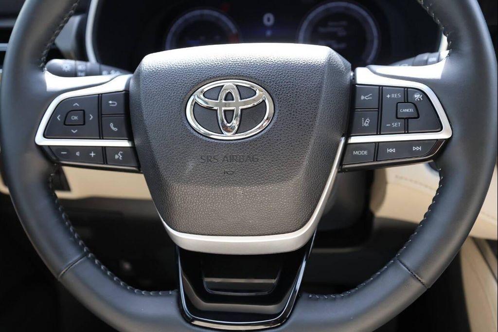 used 2023 Toyota Highlander car, priced at $36,950