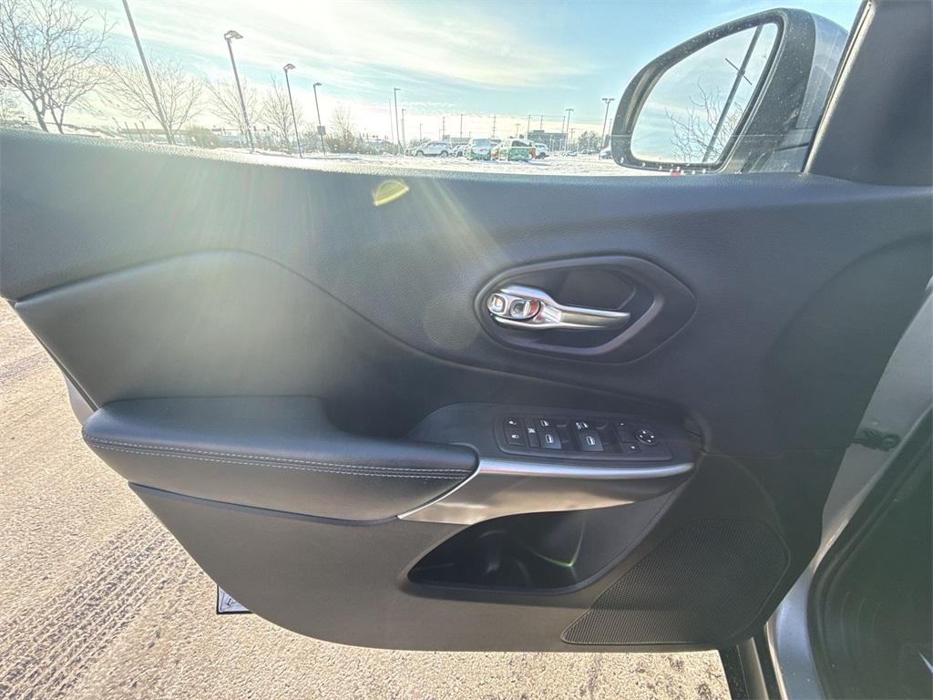 used 2019 Jeep Cherokee car, priced at $9,720