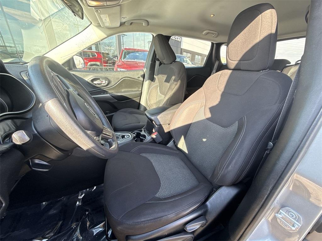 used 2019 Jeep Cherokee car, priced at $9,720