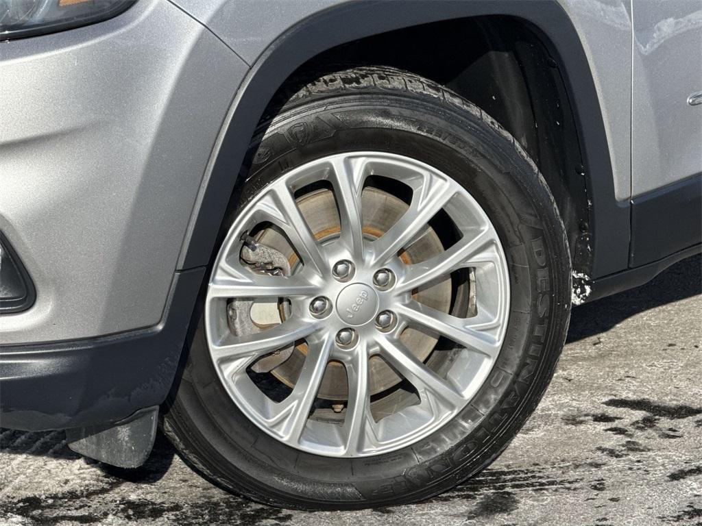 used 2019 Jeep Cherokee car, priced at $9,720