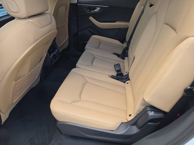 new 2025 Audi Q7 car, priced at $71,364