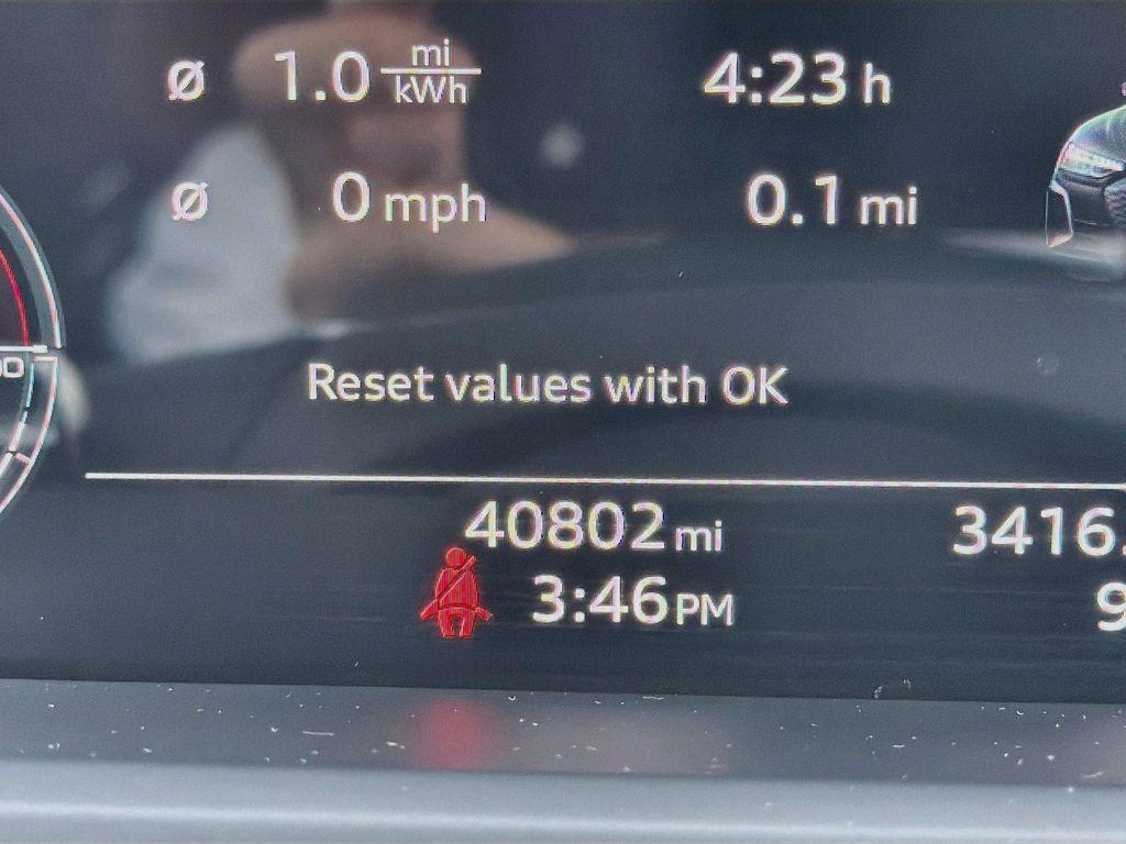 Audi e-tron GT view 40