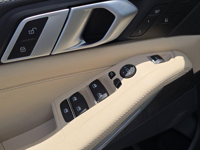 2022 Manhattan Green Metallic BMW X5