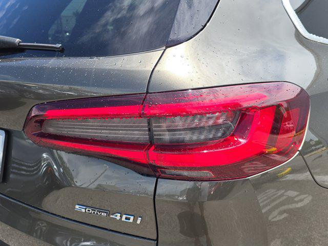 2022 Manhattan Green Metallic BMW X5