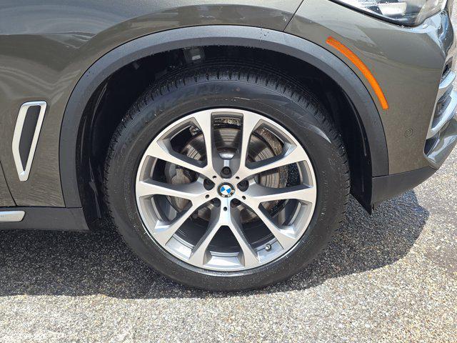 2022 Manhattan Green Metallic BMW X5