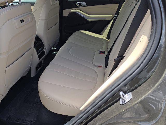 2022 Manhattan Green Metallic BMW X5