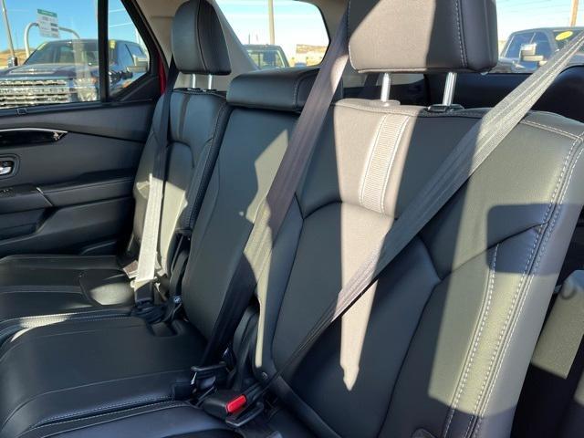 used 2025 Honda Pilot car, priced at $36,997