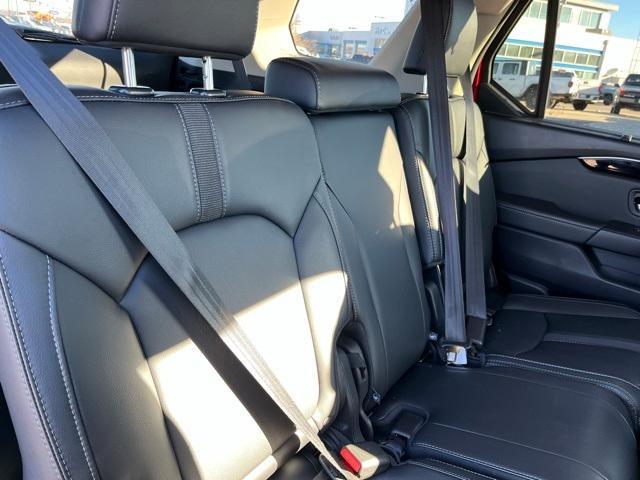 used 2025 Honda Pilot car, priced at $36,997