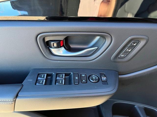 used 2025 Honda Pilot car, priced at $36,997