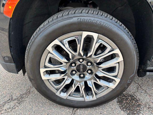 used 2023 GMC Yukon XL car, priced at $65,497