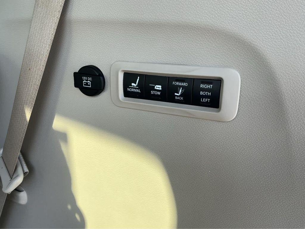 used 2019 Chrysler Pacifica car, priced at $19,425