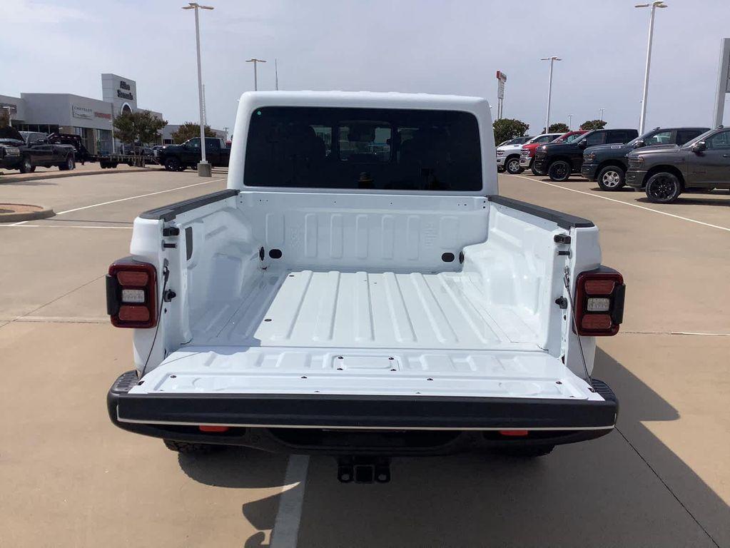 new 2025 Jeep Gladiator car, priced at $50,499