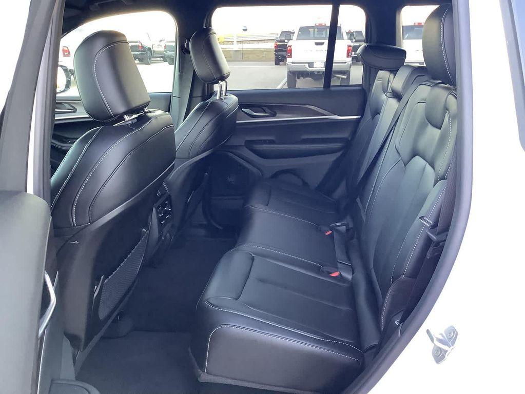 new 2025 Jeep Grand Cherokee car, priced at $41,650