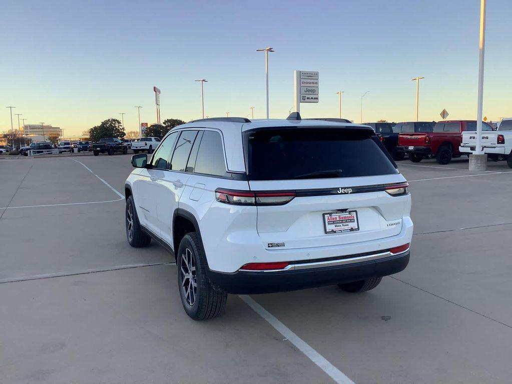 new 2025 Jeep Grand Cherokee car, priced at $41,650