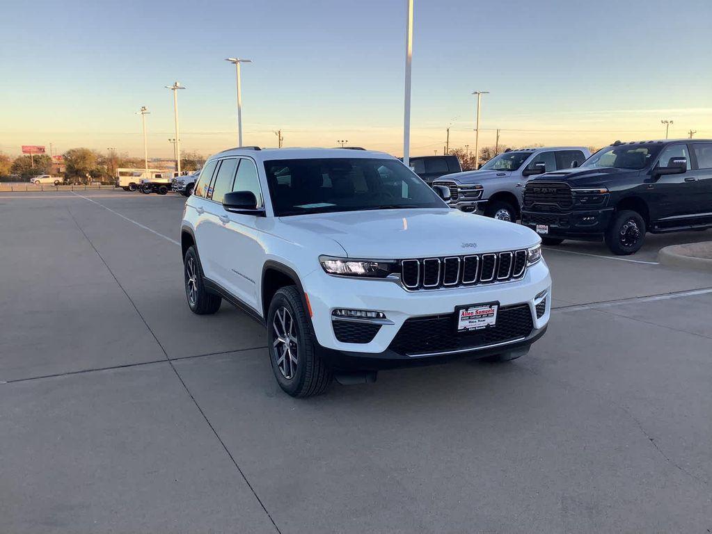 new 2025 Jeep Grand Cherokee car, priced at $41,650