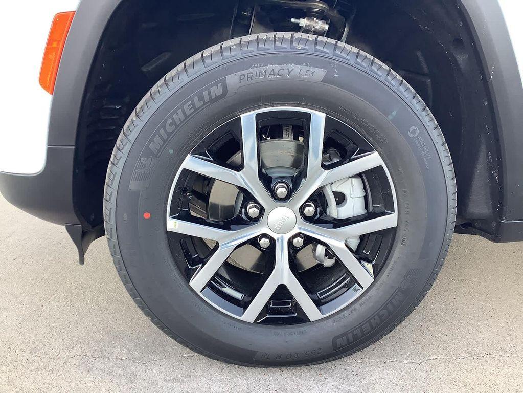 new 2025 Jeep Grand Cherokee car, priced at $41,650