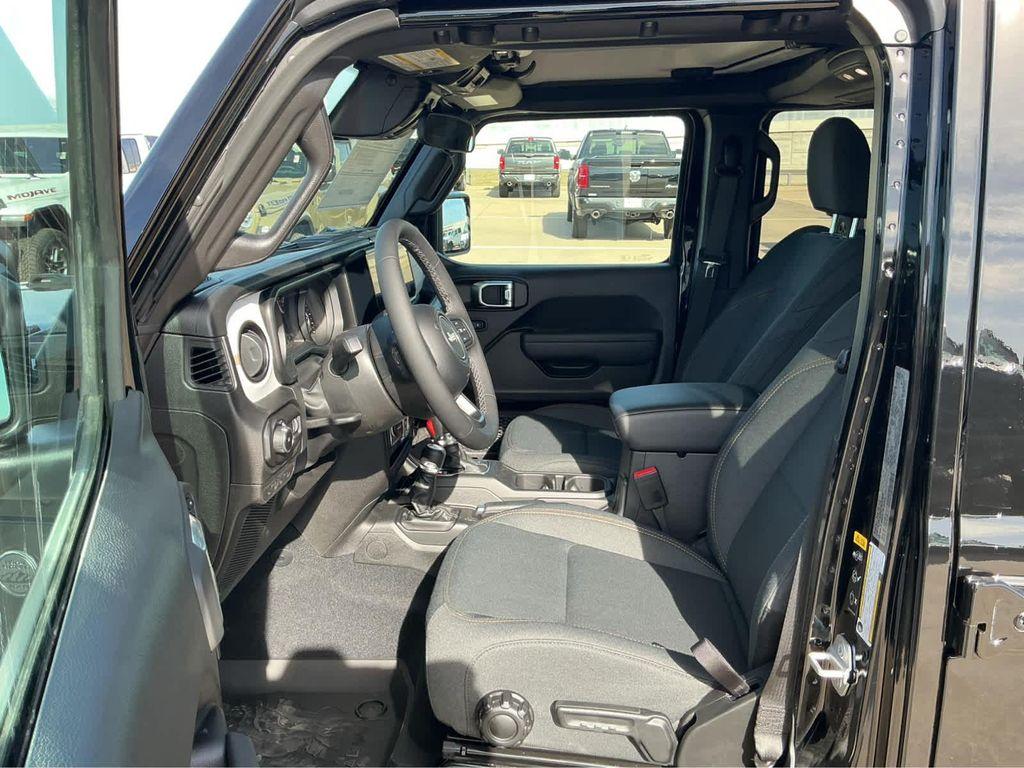 new 2026 Jeep Wrangler car, priced at $47,385