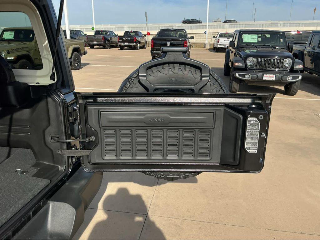 new 2026 Jeep Wrangler car, priced at $47,385