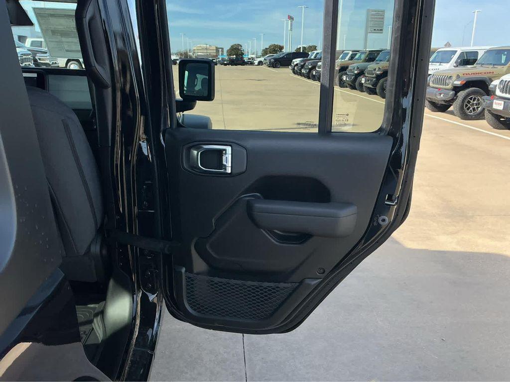 new 2026 Jeep Wrangler car, priced at $47,385