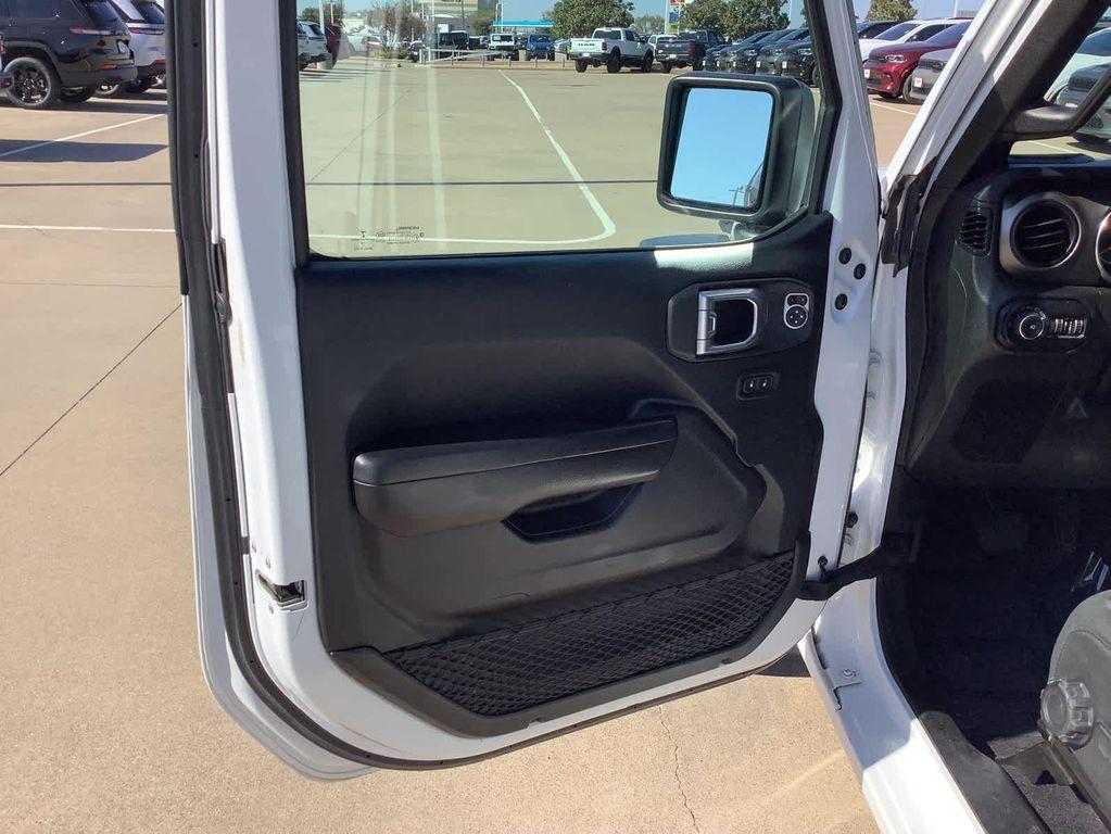 used 2019 Jeep Wrangler Unlimited car, priced at $25,965