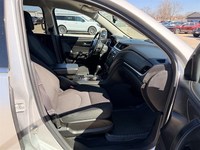 used 2015 Chevrolet Traverse car, priced at $5,990